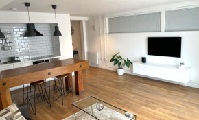 Spacious Industrial style Apartment